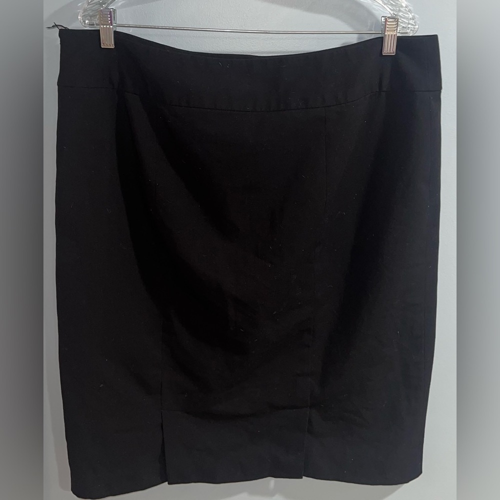 Liz claiborne- black skirt - Picture 3 of 6